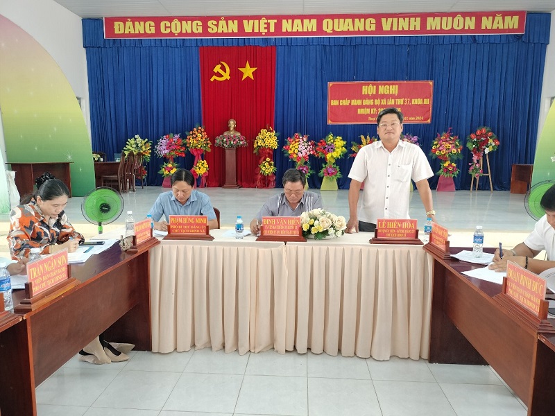 HỌP BCH 37 - 1