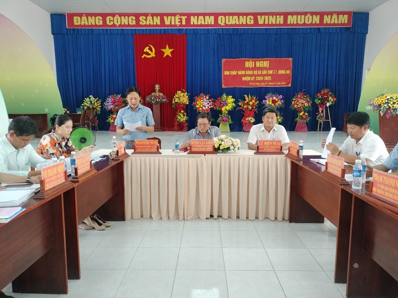 HỌP BCH 37 - 2